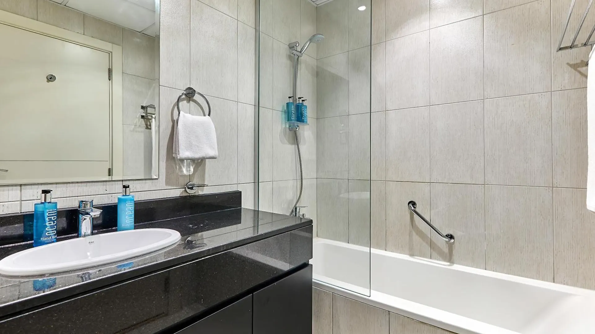 Bnbme - Damac Ghalia Apartment Dubai