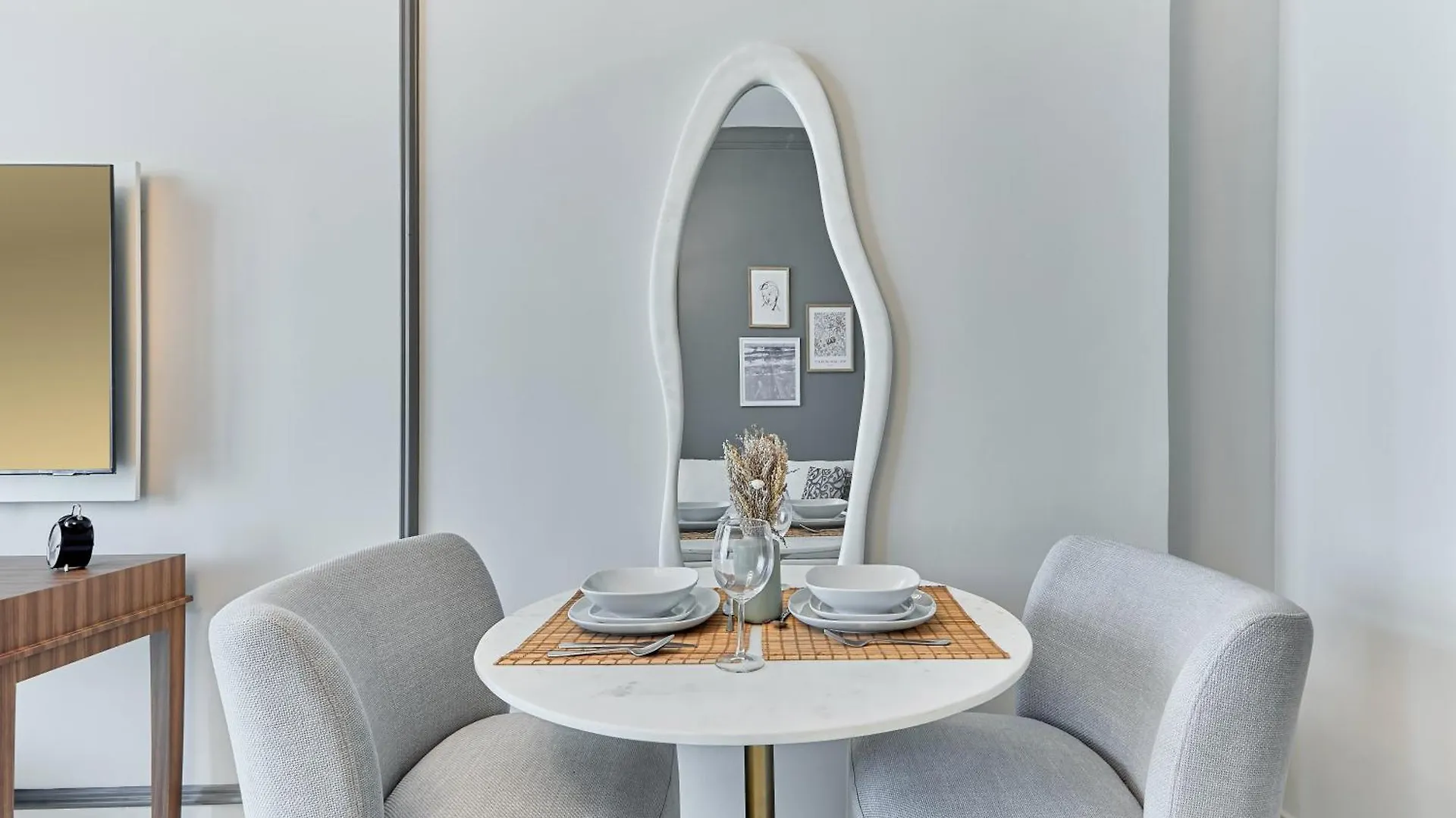 Bnbme - Damac Ghalia Apartment Dubai United Arab Emirates
